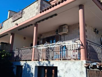 Case e ville in vendita di 250 m² in Via Mosca