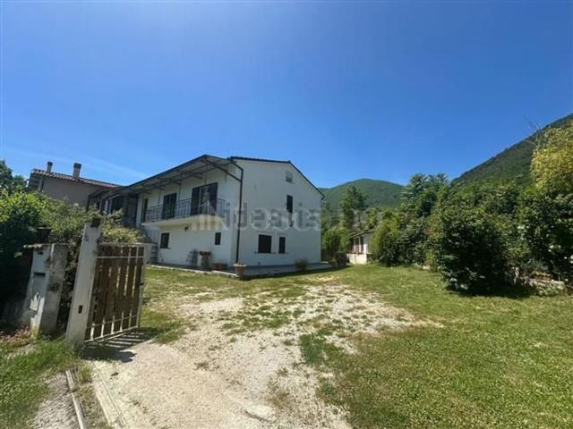 Case e ville in vendita di 250 m² in Via Maltempo
