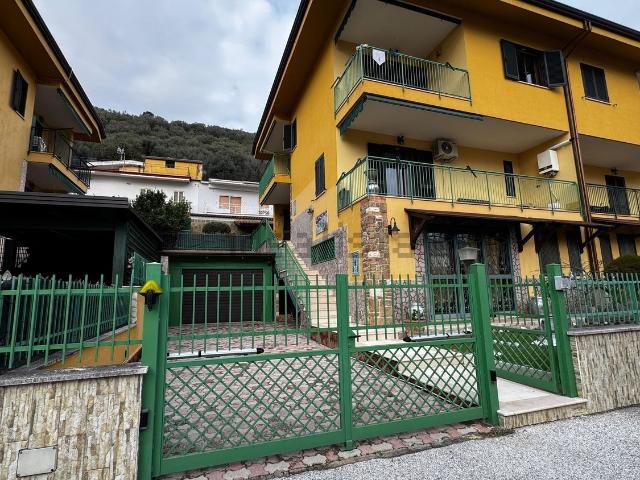 Case e ville in vendita di 250 m² in Via Marco Taliento, 131