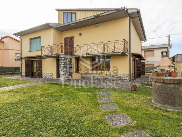 Case e ville in vendita di 250 m² in Via Marsala