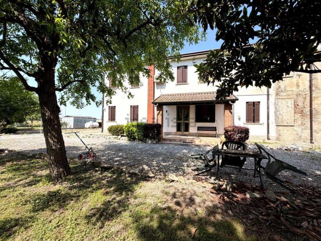 Case e ville in vendita di 250 m² in Via smergoncino