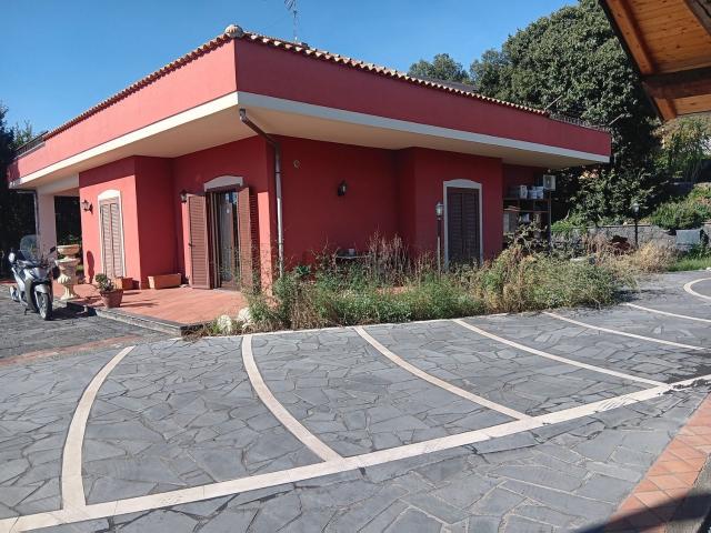 Case e ville in vendita di 250 m² in Via Sotto Monterosso