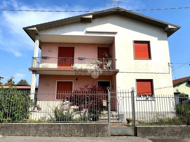 Case e ville in vendita di 250 m² in Via Sabotino, 11