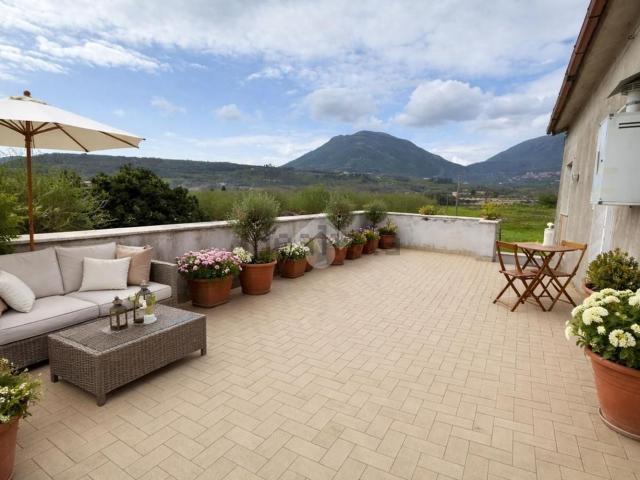 Case e ville in vendita di 250 m² in Via San Pietro, 22