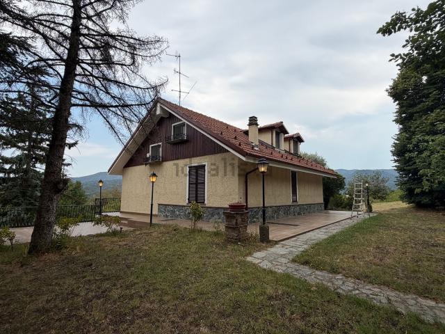 Case e ville in vendita di 250 m² in Via Santuario