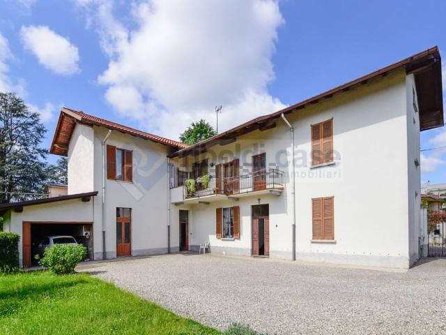 Case e ville in vendita di 250 m² in Via Seveso