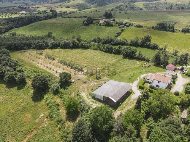 Case e ville in vendita di 250 m² in Via sforzesca