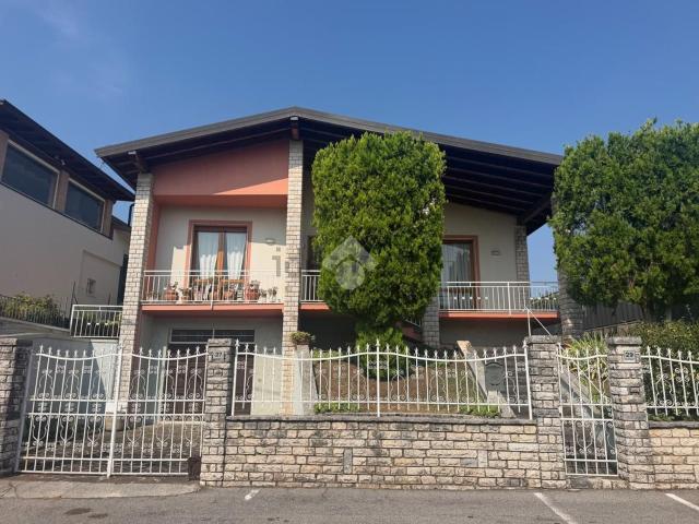Case e ville in vendita di 250 m² in Via Stazione, 29