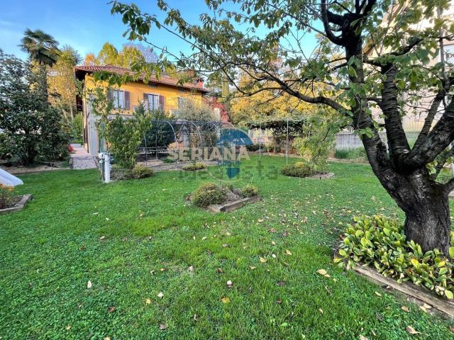 Case e ville in vendita di 250 m² in Via P. Paleocapa