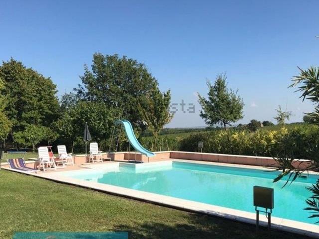 Case e ville in vendita di 250 m² in Via Pozzo, 16