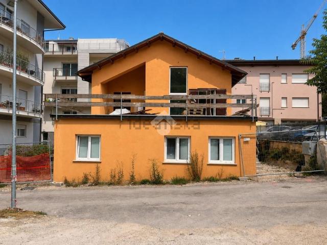 Case e ville in vendita di 250 m² in Via Poggio Santa Maria, 9