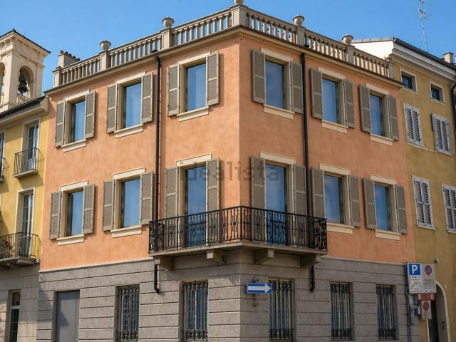 Case e ville in vendita di 250 m² in Via Paleologi, 20