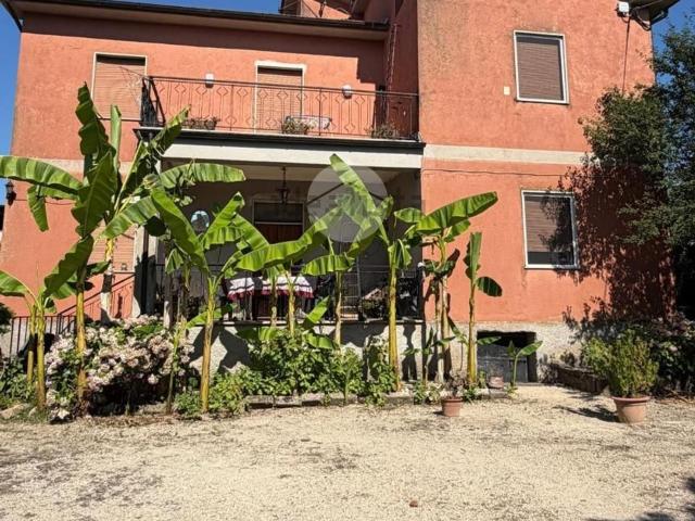 Case e ville in vendita di 250 m² in Via Palianese Sud, 78