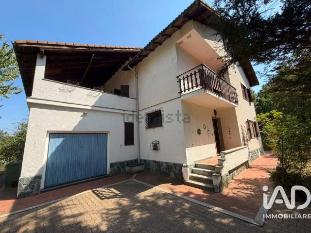 Case e ville in vendita di 250 m² in Via Pian del Faggio, 15