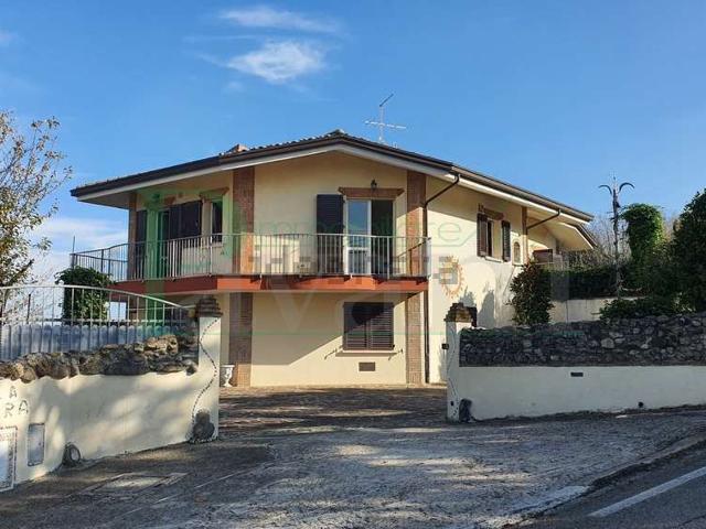 Case e ville in vendita di 250 m² in Via Piana, 2