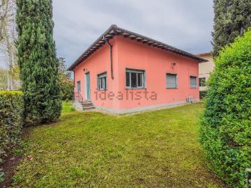 Case e ville in vendita di 250 m² in Via Pistoiese