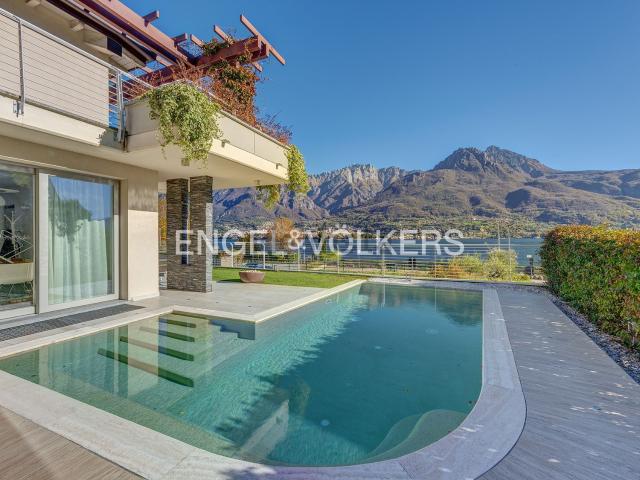 Case e ville in vendita di 250 m² in Via Privata A. della Valle