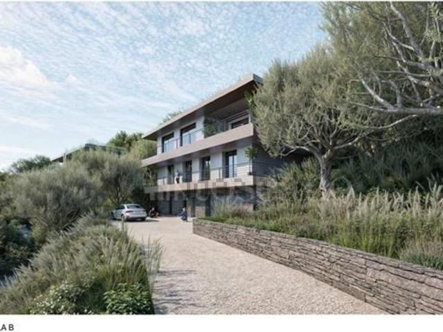 Case e ville in vendita di 250 m² in Via Rovadella