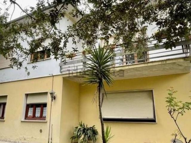 Case e ville in vendita di 250 m² in Via Roma