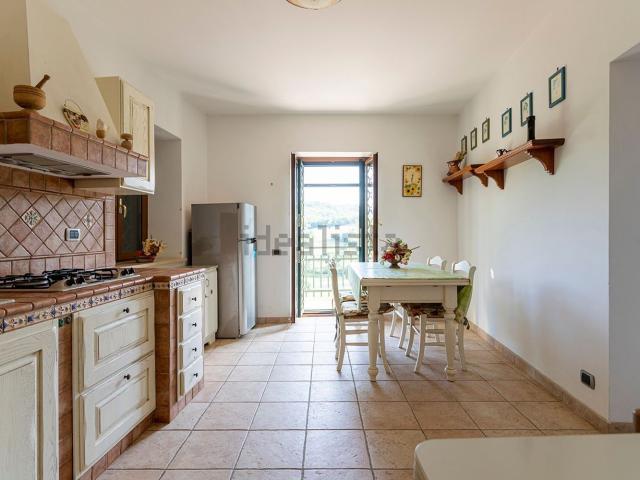 Case e ville in vendita di 250 m² in Via Roma