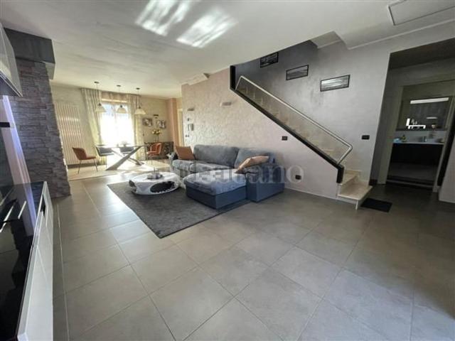 Case e ville in vendita di 250 m² in Via Roma