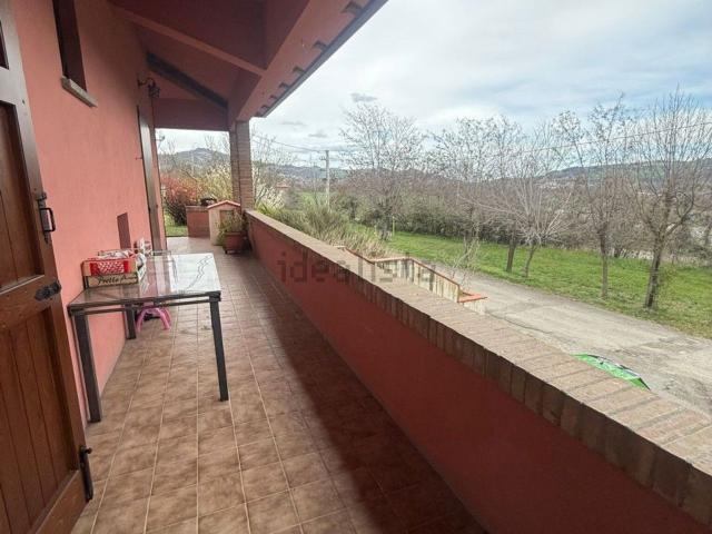 Case e ville in vendita di 250 m² in Via Radici in Monte