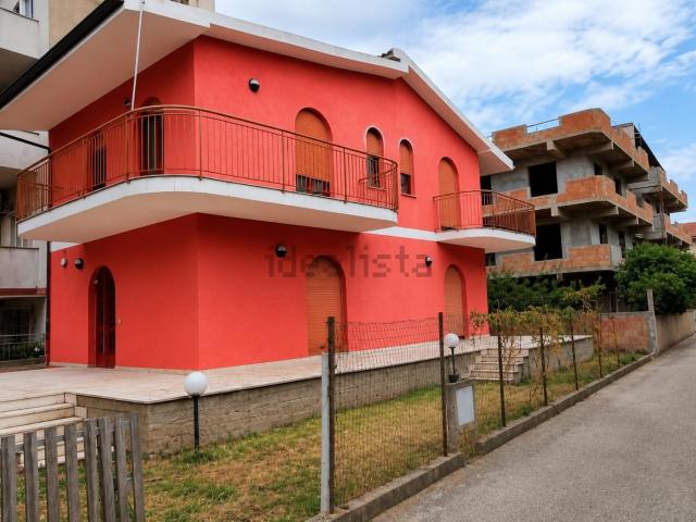 Case e ville in vendita di 250 m² in Via Risorgimento