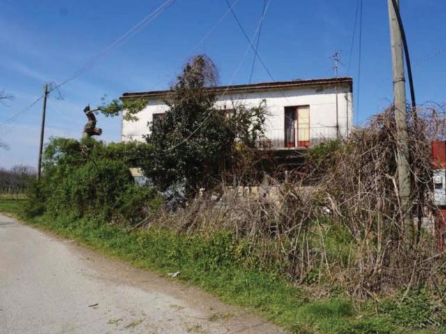 Case e ville in vendita di 250 m² in Via Varoni