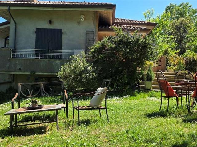 Case e ville in vendita di 250 m² in Via Vecciano