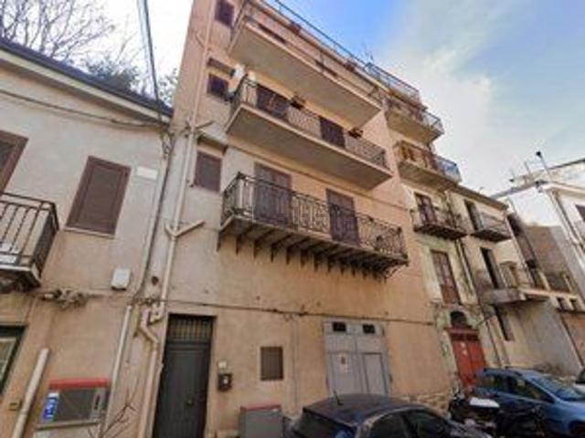Case e ville in vendita di 250 m² in Via Vittorio Emanuele, 111