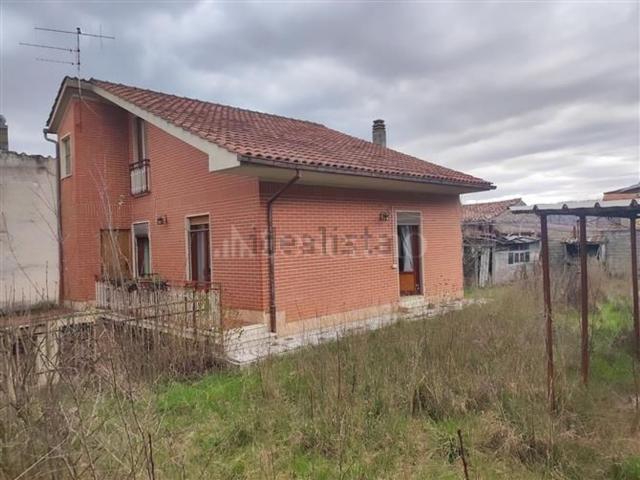 Case e ville in vendita di 250 m² in Via Villa Re