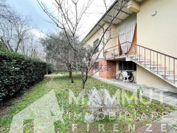 Case e ville in vendita di 250 m² in Via XXV Aprile