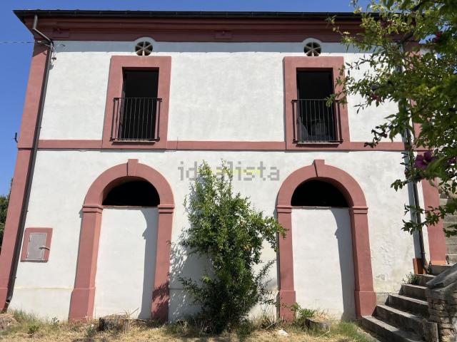 Case e ville in vendita di 250 m² in Viale del Vespro, 3