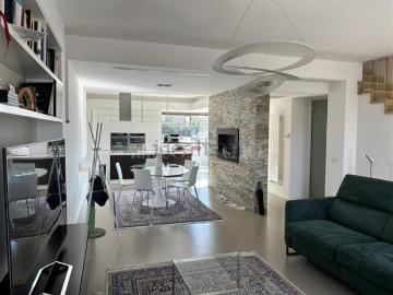 Case e ville in vendita di 250 m² in Viale Hugo Pratt