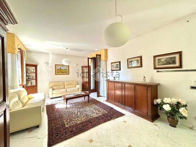 Case e ville in vendita di 250 m² in Viale Luigi Illica, 102