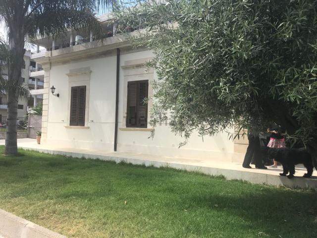 Case e ville in vendita di 250 m² in Viale Scala Greca