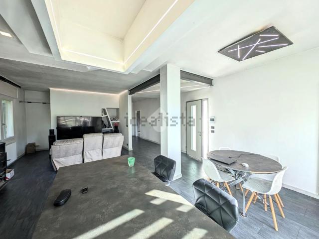 Case e ville in vendita di 250 m²