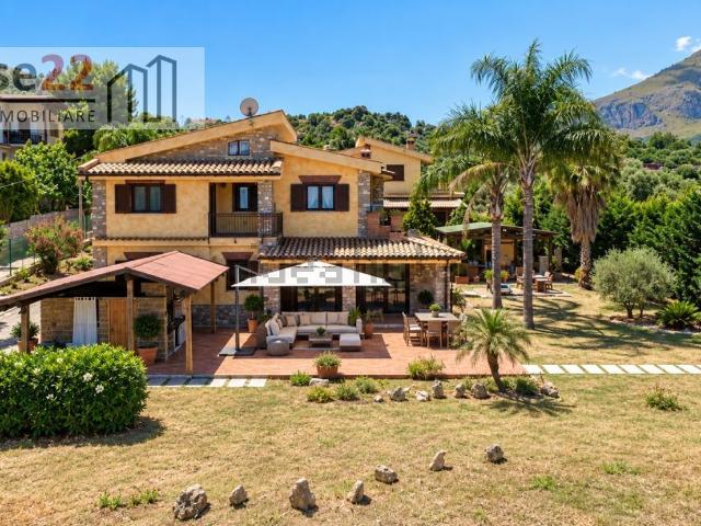 Case e ville in vendita di 250 m² in Contrada Cannita