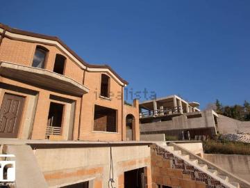 Case e ville in vendita di 250 m² in Contrada Colle delle Api, 131
