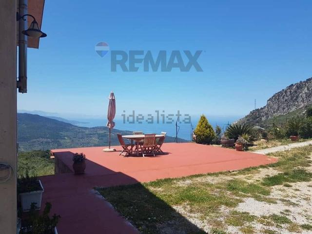 Case e ville in vendita di 250 m² in Contrada Rocchette