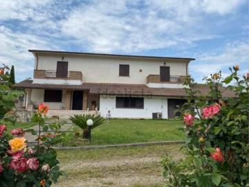 Case e ville in vendita di 250 m² in Contrada San Valentino