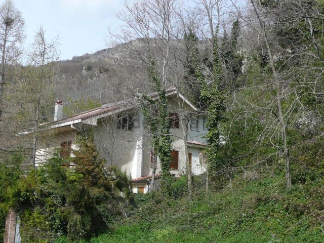 Case e ville in vendita di 250 m² in Frazione Forca di Valle