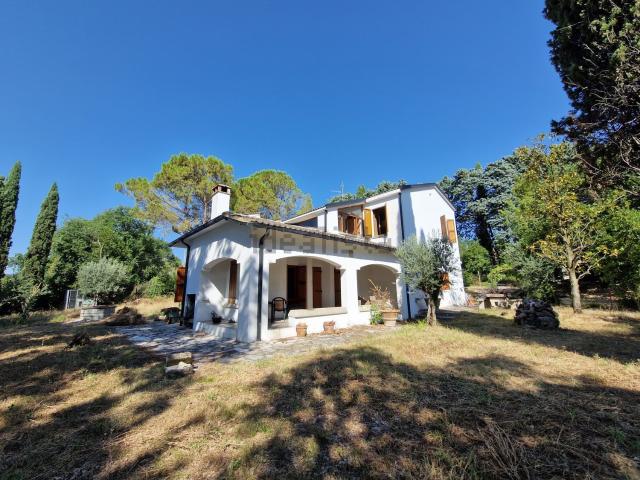 Case e ville in vendita di 250 m² in Frazione Morgnano