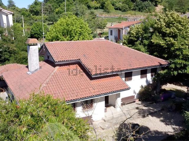 Case e ville in vendita di 250 m² in Località Vallegge, 10