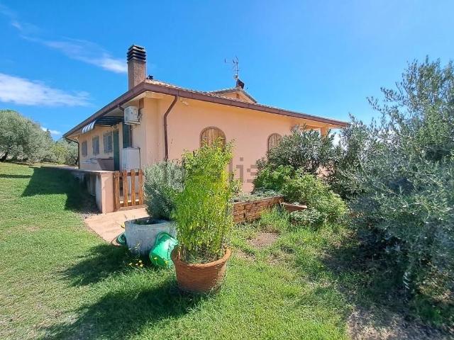 Case e ville in vendita di 250 m² in Località Col di Leccio