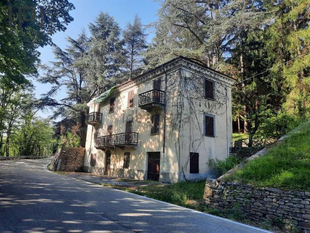 Case e ville in vendita di 250 m² in Località Poggiolo, 25
