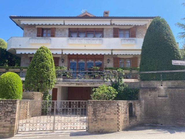 Case e ville in vendita di 250 m² in Strada Comunale Vallone