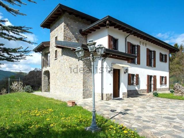 Case e ville in vendita di 250 m² in Strada Casone Pregola, 58