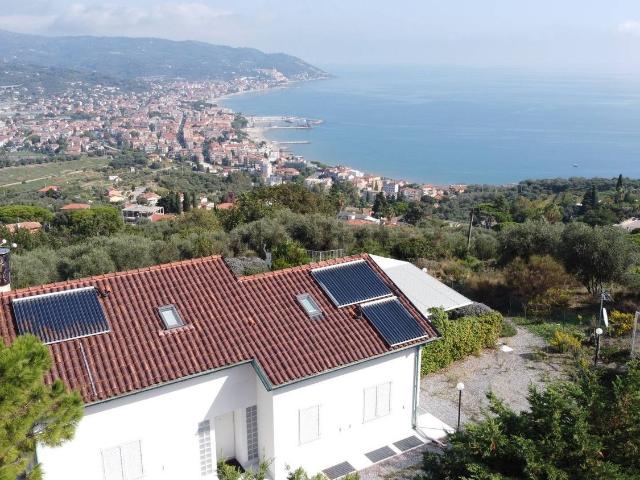 Case e ville in vendita di 250 m² in Strada Berzi