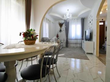 Case e ville in vendita di 250 m² in Strada della Case Bruciate